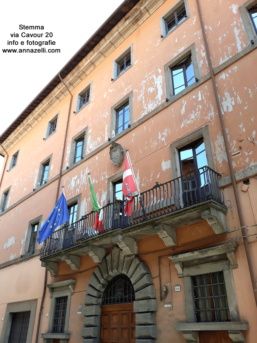 stemma palazzo gentili via cavour viterbo foto informazioni anna zelli