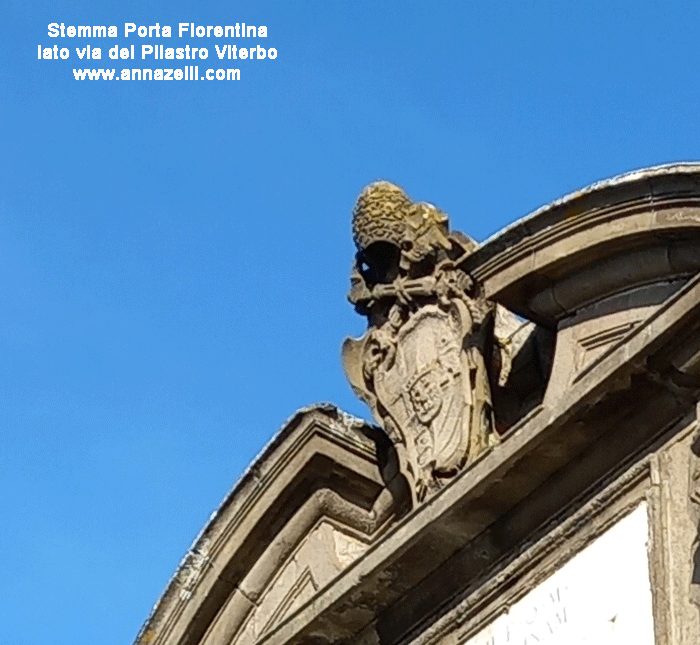 stemma porta fiorentina lato via del pilastro viterbo 1 info foto anna zelli