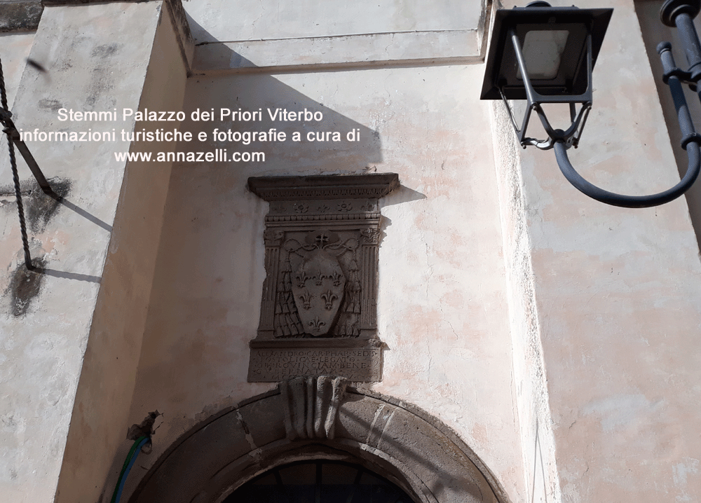 viterbo stemmi cortile palazzo dei priori foto anna zelli