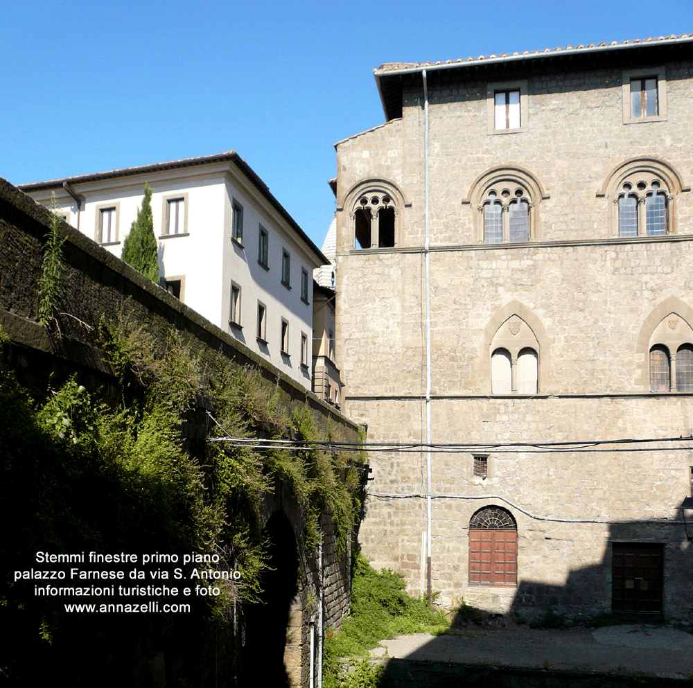 stemmi finestre palazzo farnese da via sant'antonio viterbo info e foto anna zelli