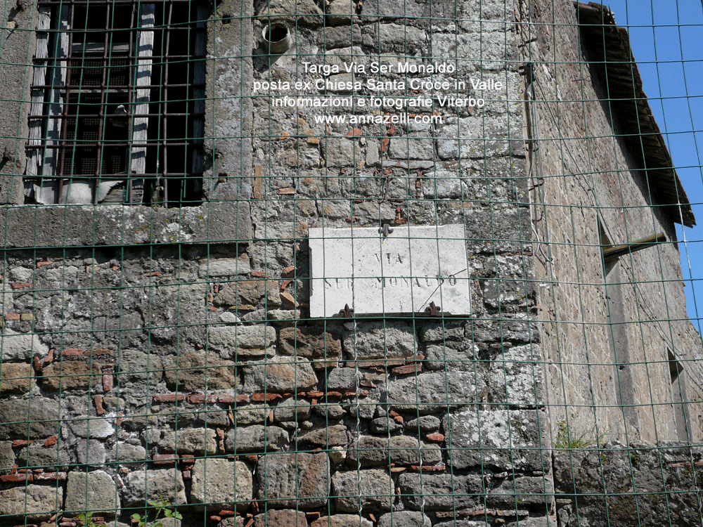 targa via ser monaldo alla ex chiesa di santa croce in valle viterbo centro storico info foto anna zelli