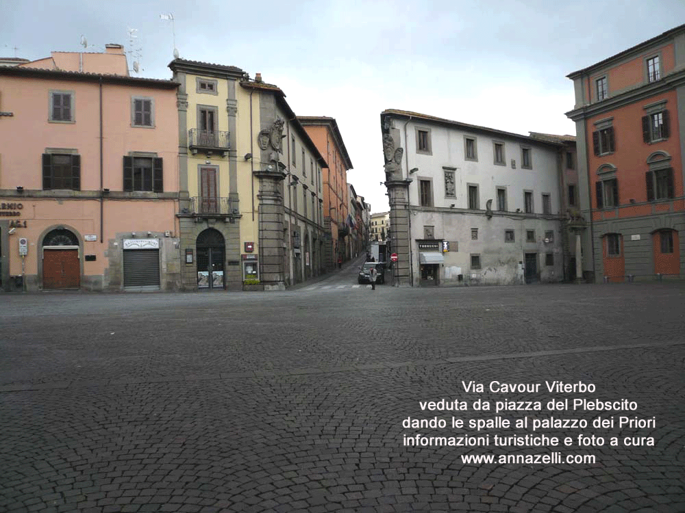 via cavour viterbo centro storico da piazza del plebiscito foto anna zelli