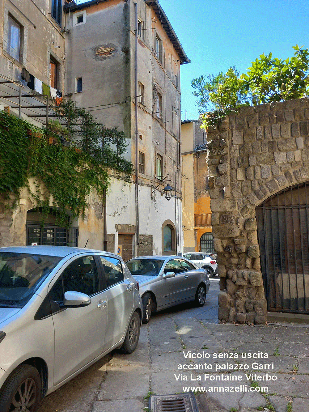 viterbo vicolo accanto palazzo gatti via la fontaine viterbo centro storico